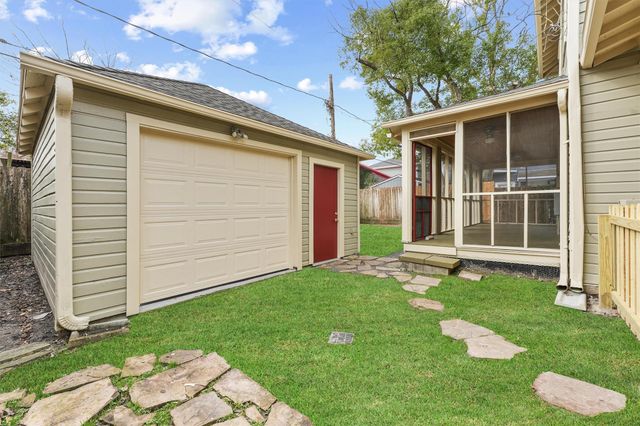 718 Ralfallen Street, Houston, TX 77008
