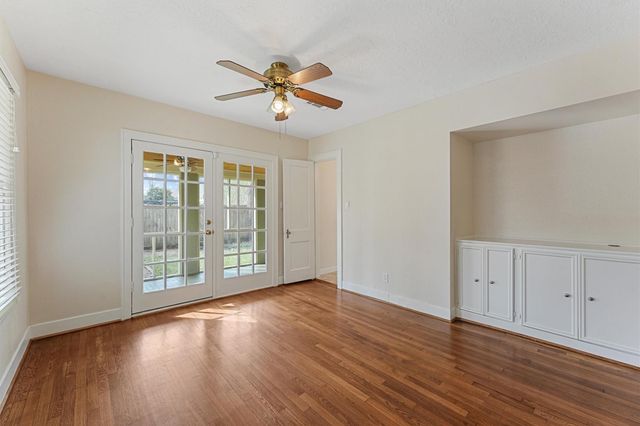 718 Ralfallen Street, Houston, TX 77008