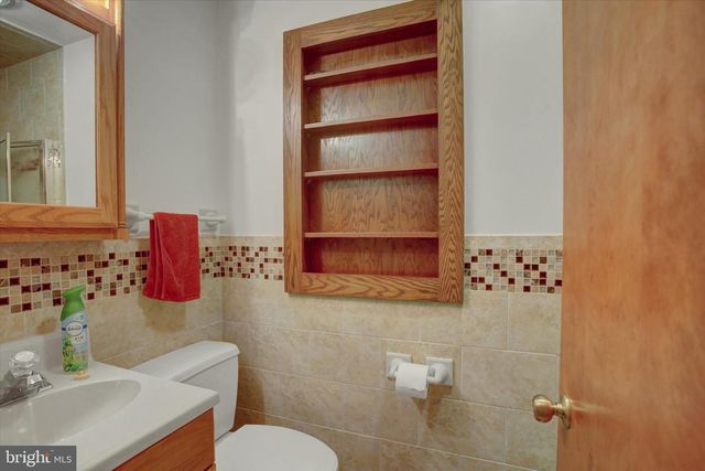 1009 WILLOWBROOK DR, Chambersburg, PA 17202