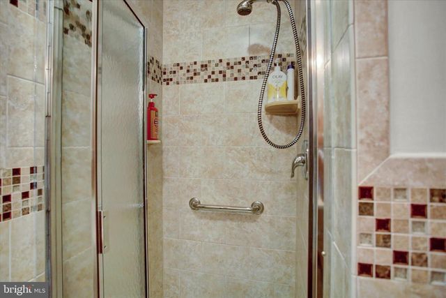 1009 WILLOWBROOK DR, Chambersburg, PA 17202