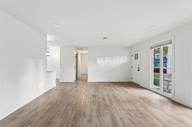 122 Havana ST, Austin, TX 78704
