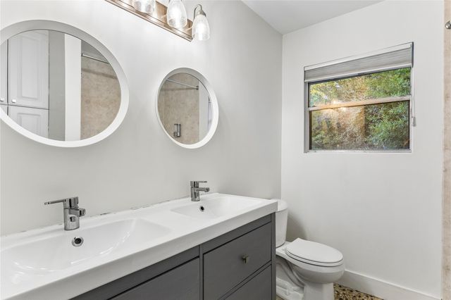 122 Havana ST, Austin, TX 78704