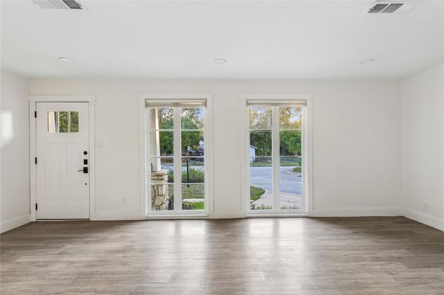 122 Havana ST, Austin, TX 78704