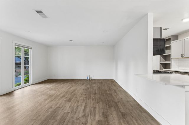 122 Havana ST, Austin, TX 78704