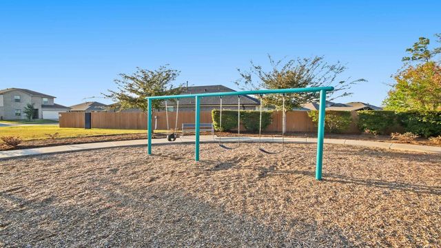 16784 Country Roots Avenue, Conroe, TX 77302
