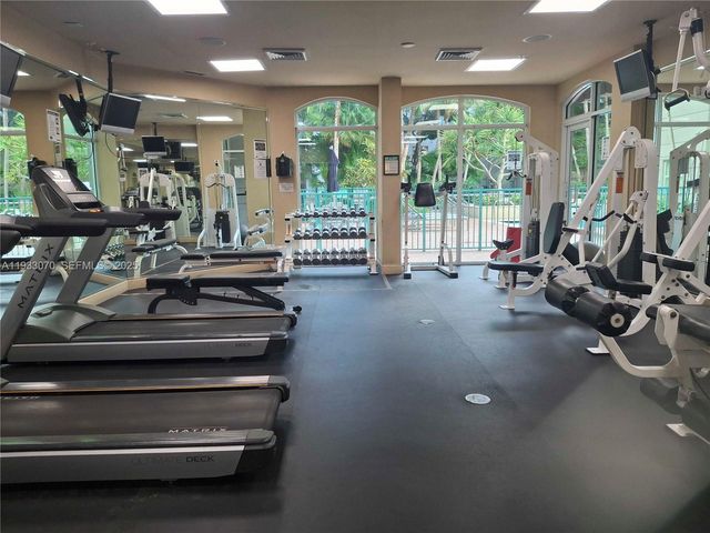 6001 SW 70th St 542, South Miami, FL 33143