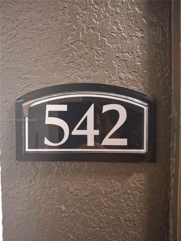 6001 SW 70th St 542, South Miami, FL 33143