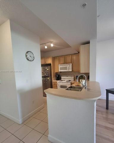 6001 SW 70th St 542, South Miami, FL 33143