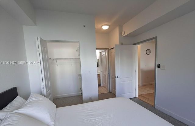 6001 SW 70th St 542, South Miami, FL 33143