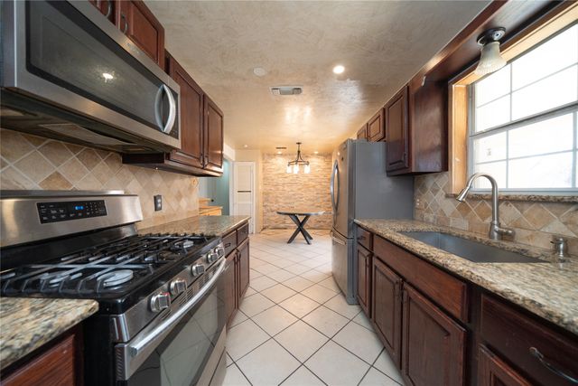 913 Russell Road, Everman, TX 76140