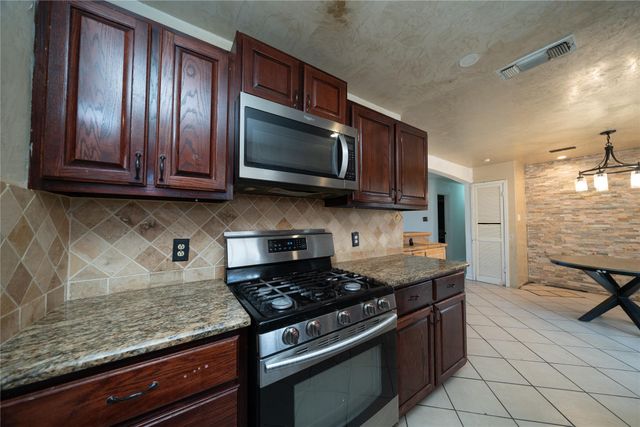 913 Russell Road, Everman, TX 76140