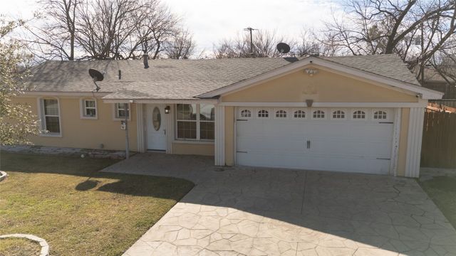 913 Russell Road, Everman, TX 76140