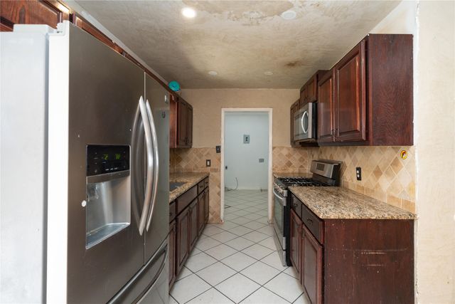 913 Russell Road, Everman, TX 76140