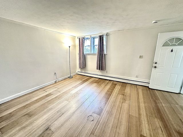 623 Cummins Hwy B, Boston, MA 02136