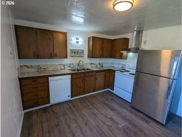 63503 Third Rd, Coos Bay, OR 97420