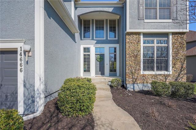 14666 S Bond Street, Olathe, KS 66062