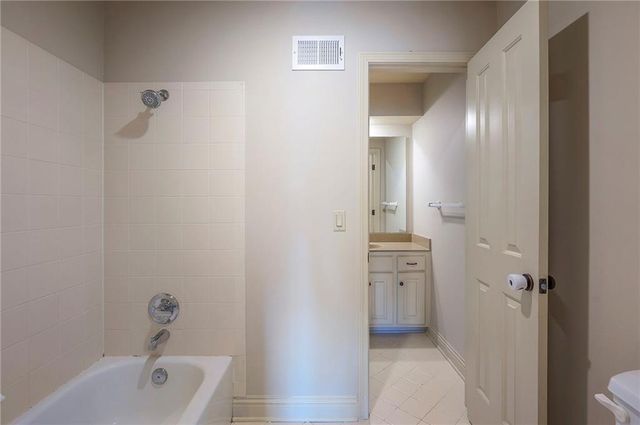 14666 S Bond Street, Olathe, KS 66062