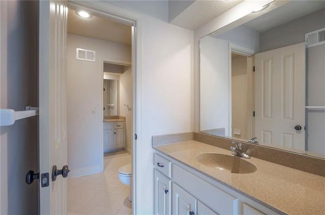 14666 S Bond Street, Olathe, KS 66062