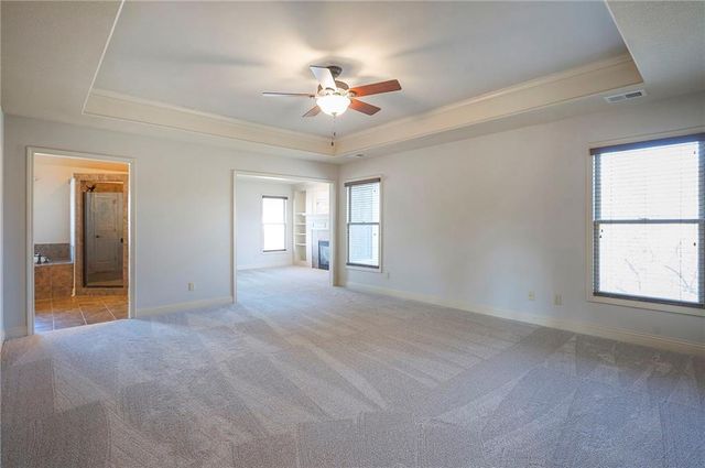 14666 S Bond Street, Olathe, KS 66062