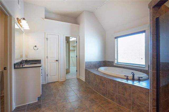 14666 S Bond Street, Olathe, KS 66062