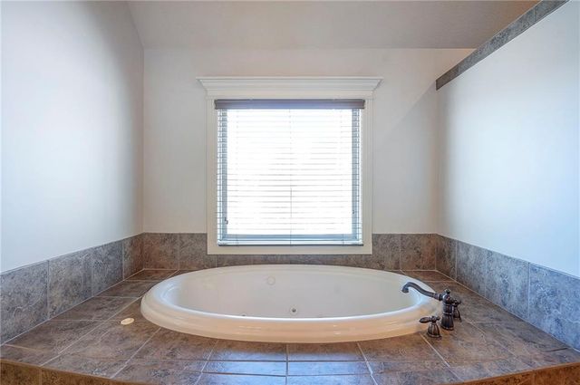 14666 S Bond Street, Olathe, KS 66062