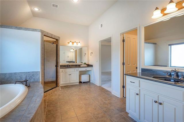 14666 S Bond Street, Olathe, KS 66062