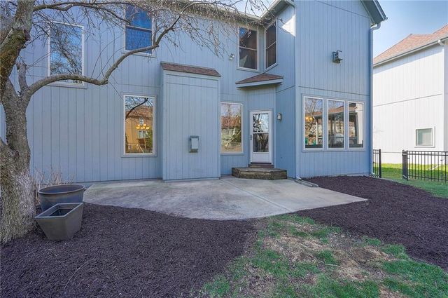 14666 S Bond Street, Olathe, KS 66062