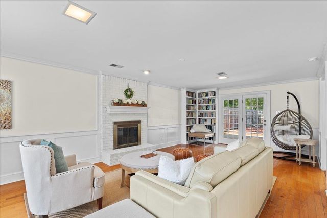 2442 NETHERHALL CV, Germantown, TN 38139