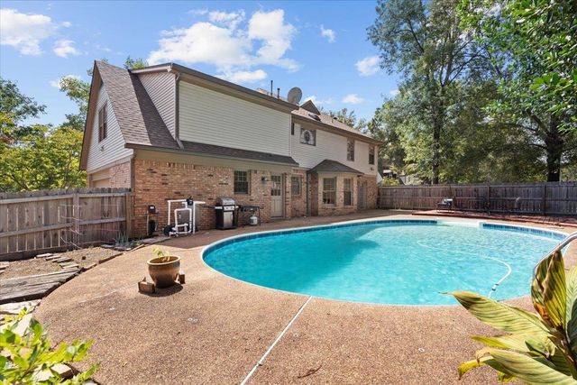 2442 NETHERHALL CV, Germantown, TN 38139