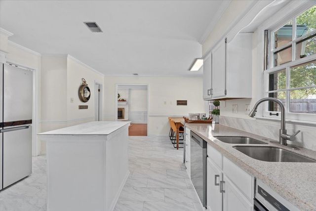 2442 NETHERHALL CV, Germantown, TN 38139