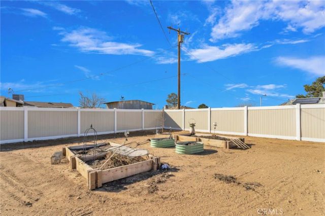 16654 Pawnee, Apple Valley, CA 92307