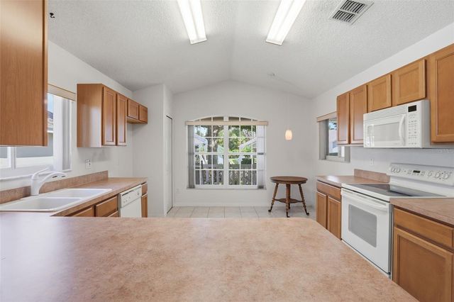 4084 CAPLAND AVENUE, Clermont, FL 34711