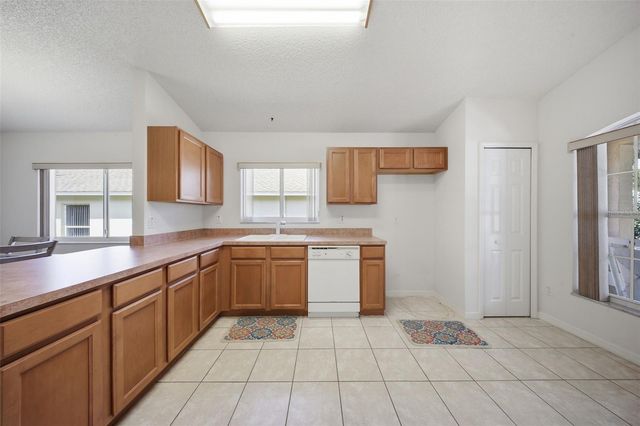 4084 CAPLAND AVENUE, Clermont, FL 34711