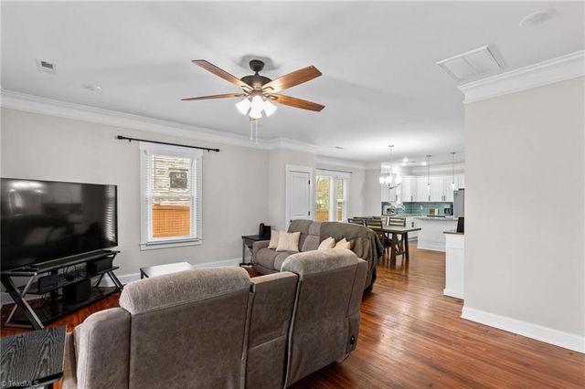 705 W 5th Avenue, Lexington, NC 27292