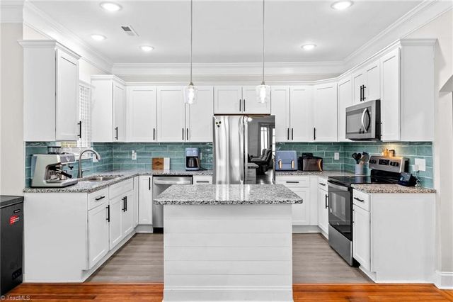 705 W 5th Avenue, Lexington, NC 27292