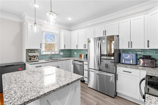 705 W 5th Avenue, Lexington, NC 27292