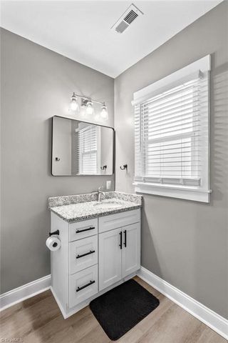 705 W 5th Avenue, Lexington, NC 27292