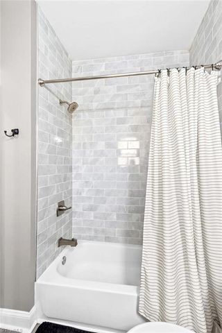 705 W 5th Avenue, Lexington, NC 27292