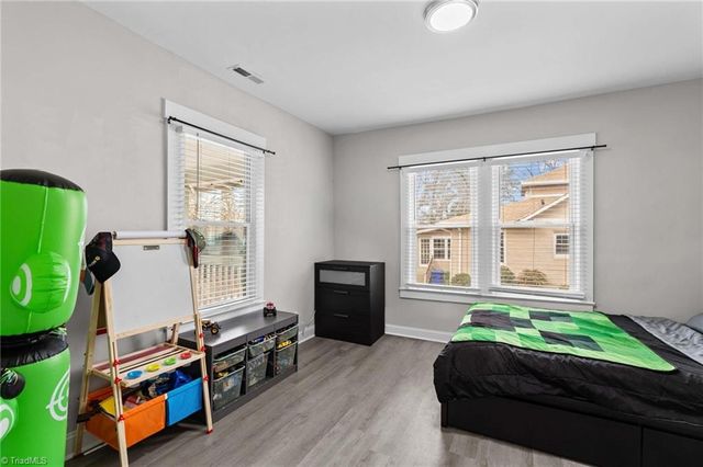 705 W 5th Avenue, Lexington, NC 27292