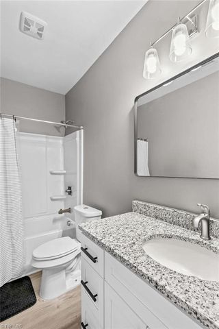 705 W 5th Avenue, Lexington, NC 27292