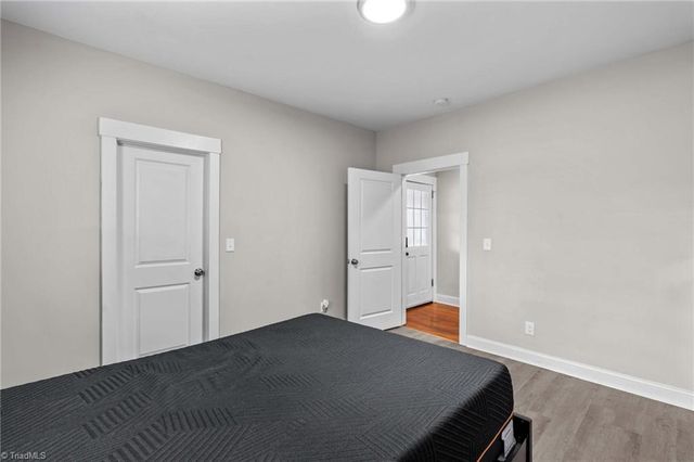 705 W 5th Avenue, Lexington, NC 27292