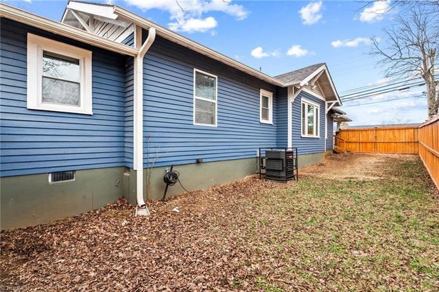 705 W 5th Avenue, Lexington, NC 27292