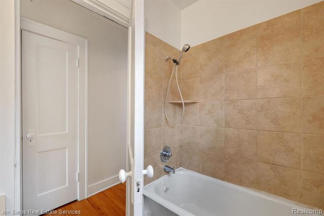 1300 Maryland, Grosse Pointe Park, MI 48230