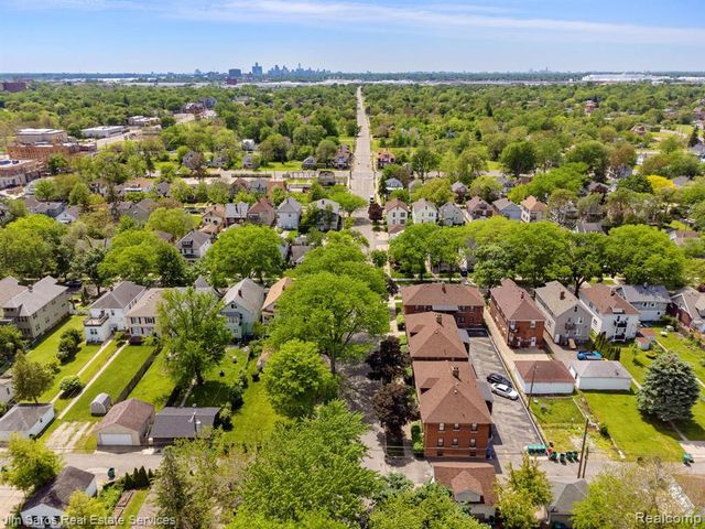 1300 Maryland, Grosse Pointe Park, MI 48230