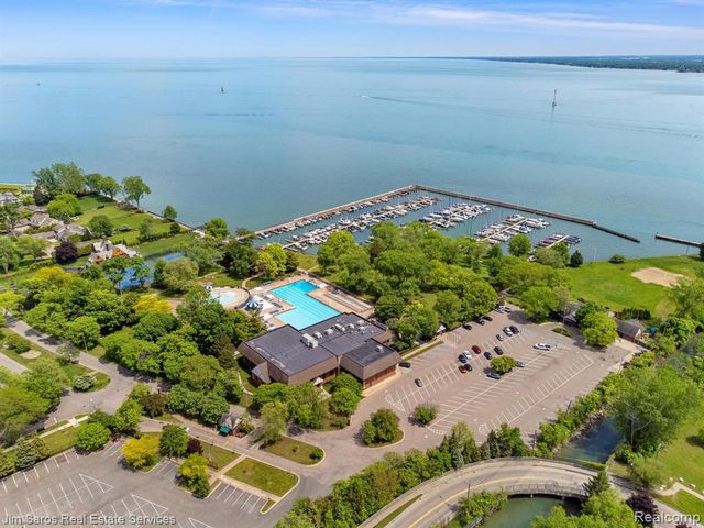 1300 Maryland, Grosse Pointe Park, MI 48230