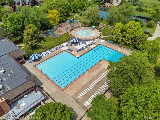 1300 Maryland, Grosse Pointe Park, MI 48230