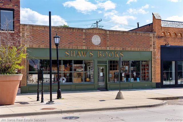 1300 Maryland, Grosse Pointe Park, MI 48230