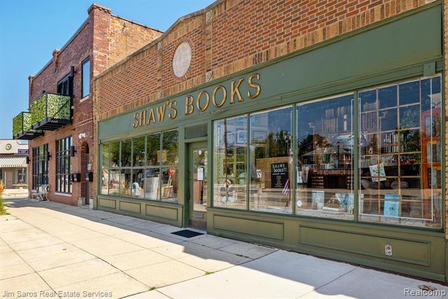 1300 Maryland, Grosse Pointe Park, MI 48230