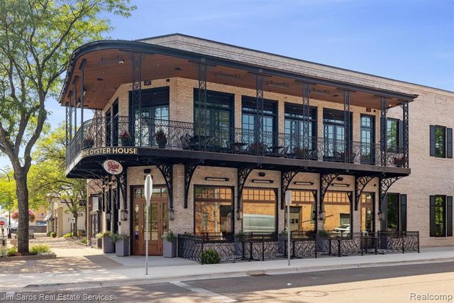 1300 Maryland, Grosse Pointe Park, MI 48230