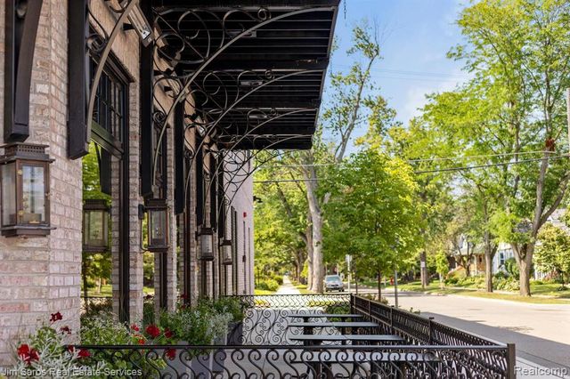 1300 Maryland, Grosse Pointe Park, MI 48230